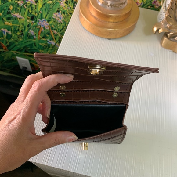 Francesca’s collections Erin mini keylock crossbody - Picture 14 of 16